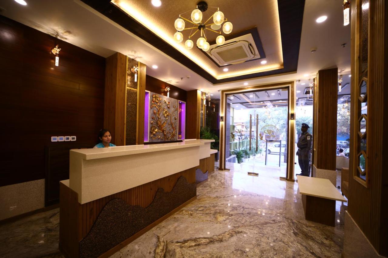 Prime Land Hotel พาราณสี ภายนอก รูปภาพ
