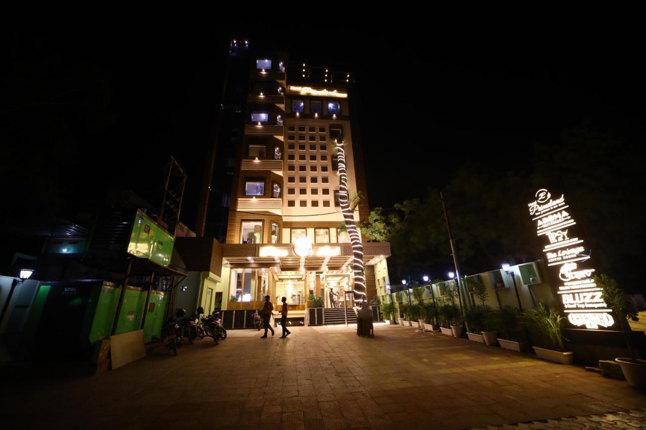 Prime Land Hotel พาราณสี ภายนอก รูปภาพ