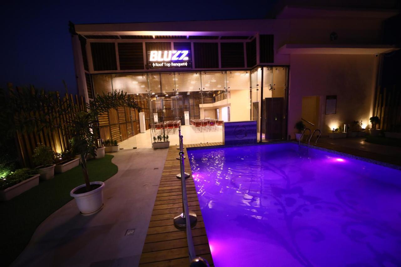 Prime Land Hotel พาราณสี ภายนอก รูปภาพ