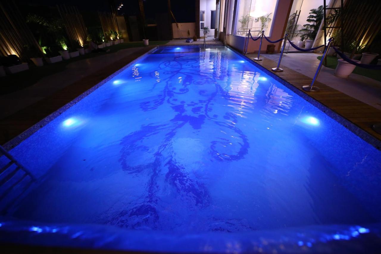 Prime Land Hotel พาราณสี ภายนอก รูปภาพ