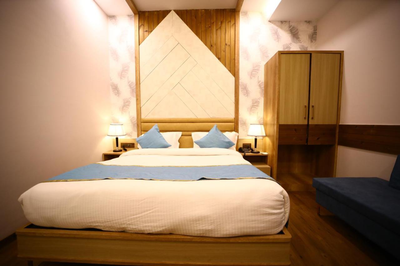 Prime Land Hotel พาราณสี ภายนอก รูปภาพ