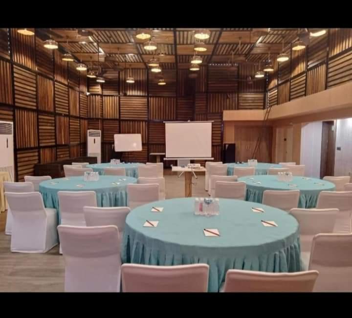 Prime Land Hotel พาราณสี ภายนอก รูปภาพ