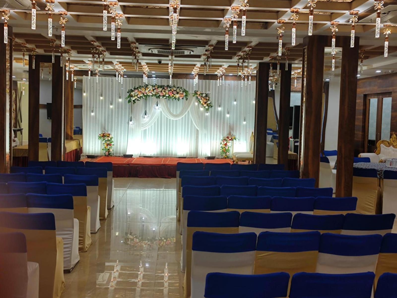 Prime Land Hotel พาราณสี ภายนอก รูปภาพ